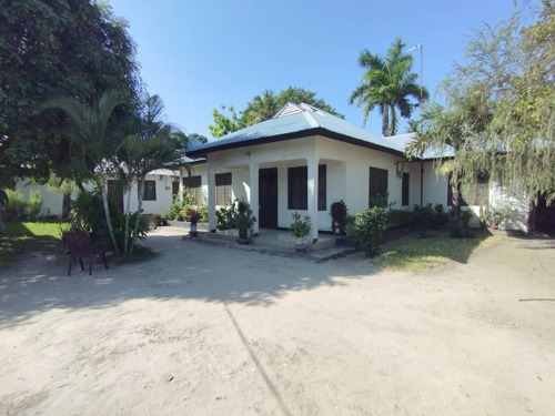 NYUMBA MBILI BANANA UKONGA