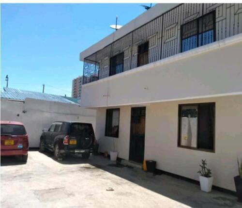 6BEDROOMS HOUSE 4SALE AT KINONDONI
