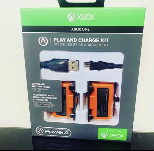 Xbox charge & Play Kit