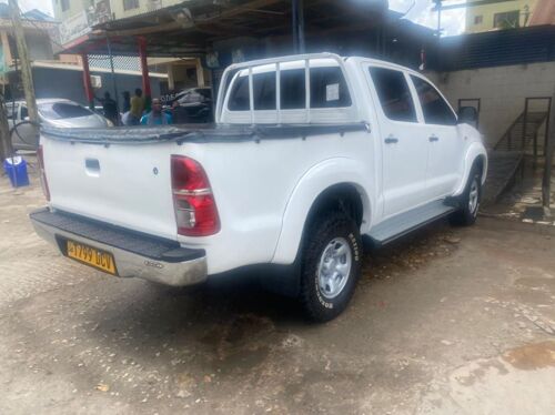 Hilux Double Cabin MiL 38