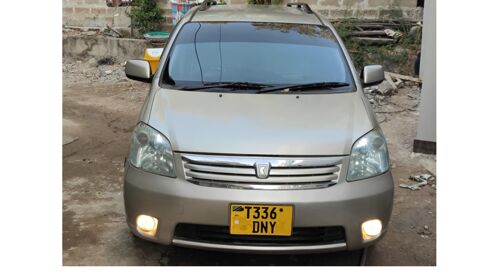 Toyota raum 
