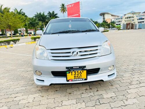 TOYOTA IST 2006