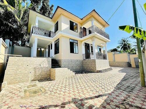 STAND ALONE FOR RENT MBEZIBEACH MASANA