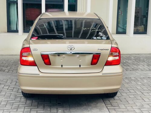 Toyota premio F