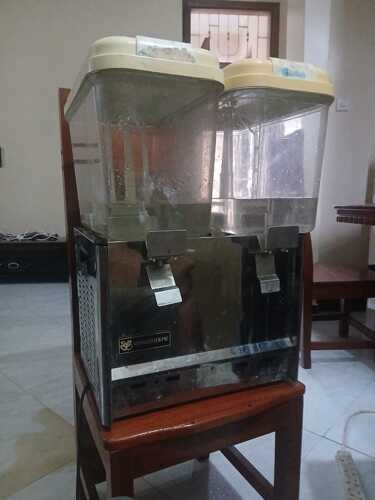 Juice mixing mashine dispenser