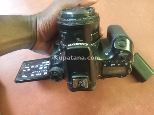 Canon 70d with 50mm lens and charger