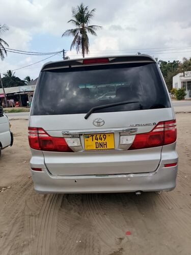 Totoya alphard nauza 9