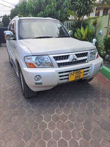 Mitsubishi Pajero Exceed 
