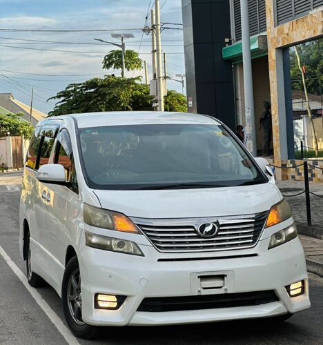 NAUZA TOYOTA ALPHARD MPYA