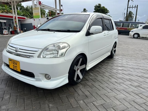 Toyota RAUM