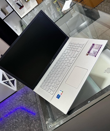 Asus vivobook 17