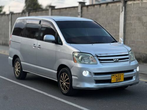 Toyota Noah new