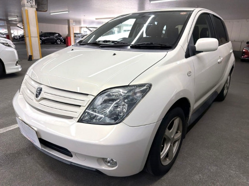TOYOTA : IST 2003