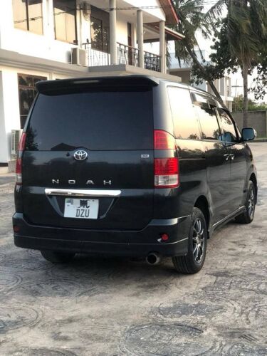 Inauzwa toyota Noah