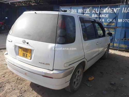 Toyota Raum Old (Dek)