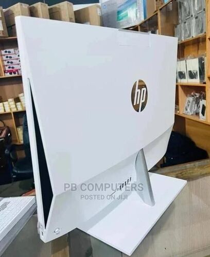 HP DESKTOP COMPUTER 
