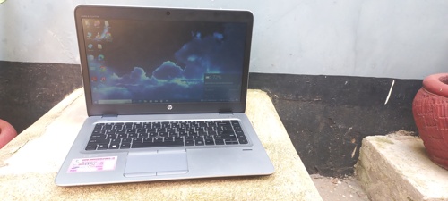 HP ELTEBOOK 745  G4 