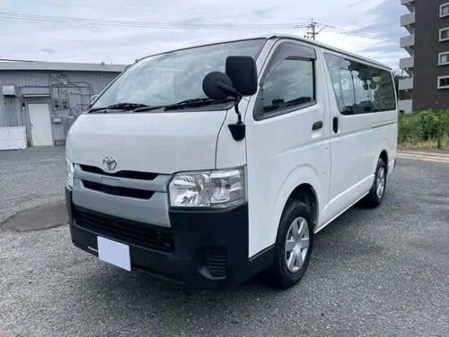 Toyota hiace van mpya