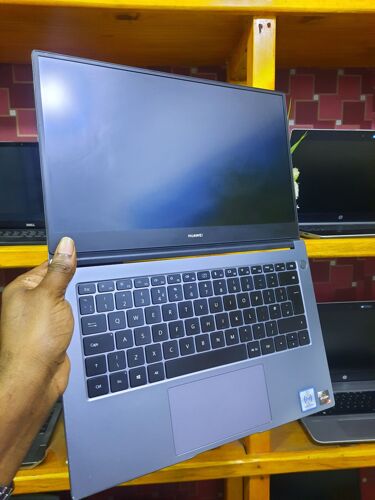 Laptop Huawei matebook D14 
