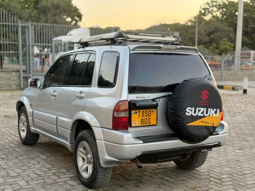Suzuki escudo 