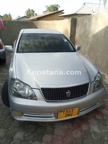 TOYOTA CROWN ATHLETE