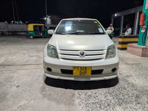 NAUZA TOYOTA IST 
