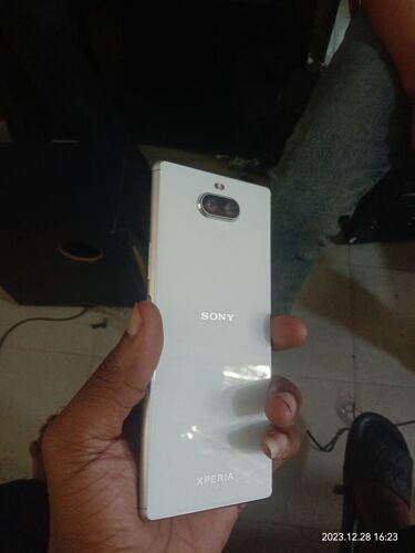 Sony xperial 8