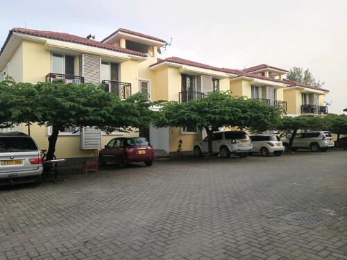 Luxury apartments oysterbay for Rent $1000