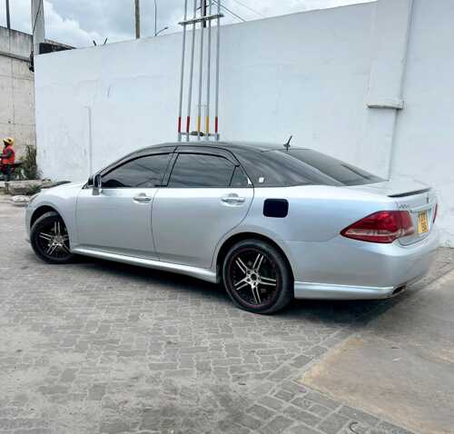Crown Athlete Sunroof 21.9m