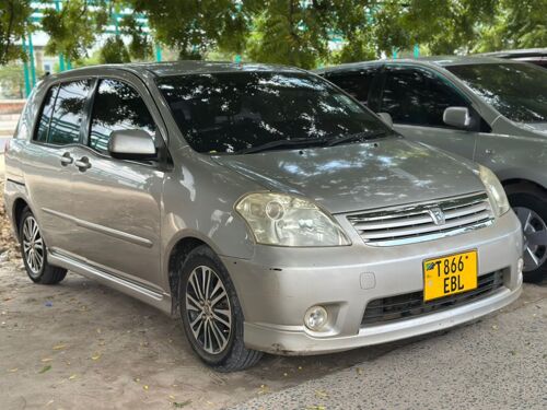 Toyota Raum EBL