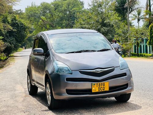 Toyota ractis 