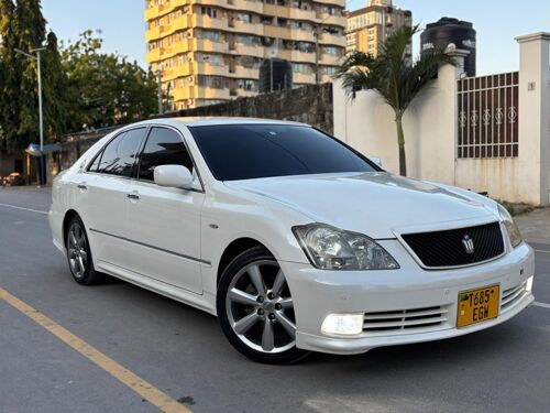 NAUZA TOYOTA CROWN MPYA 