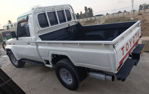 land cruiser      sde