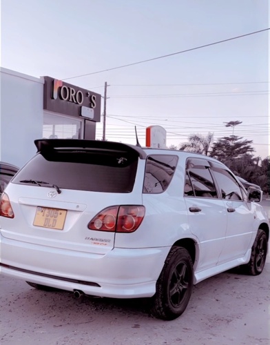 TOYOTA HARRIER FOR SELL