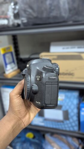 CANON eos 5D mark III 
