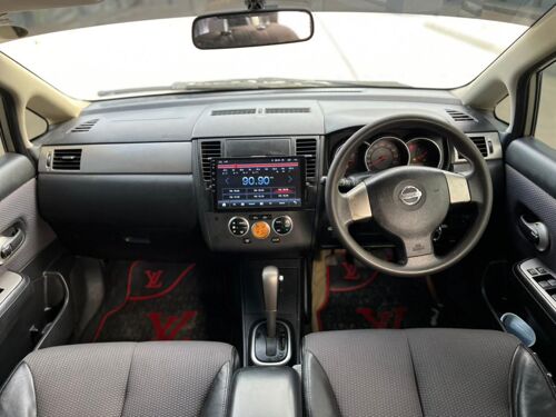 Nissan tiida