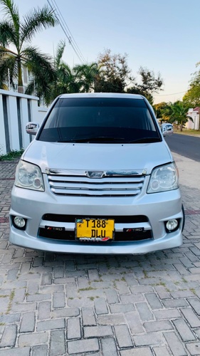 TOYOTA NOAH new Shape