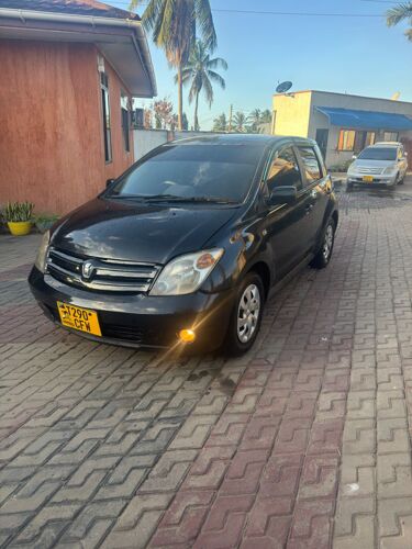 TOYOTA IST