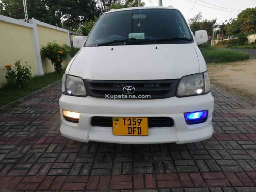 Toyota Noah Road Tourer