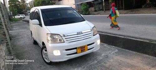 Toyota Noah for sale