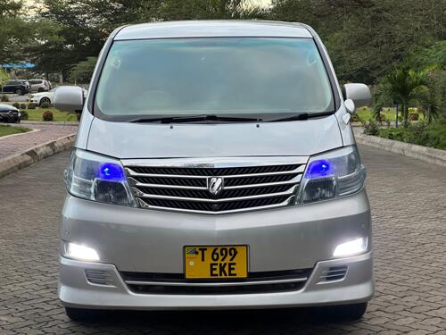 Toyota Alphard EKE