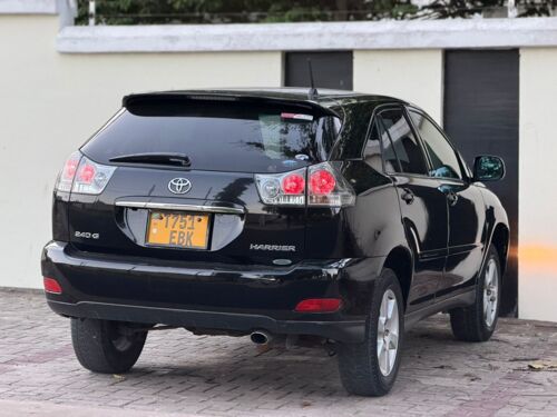 TOYOTA HARRIER 