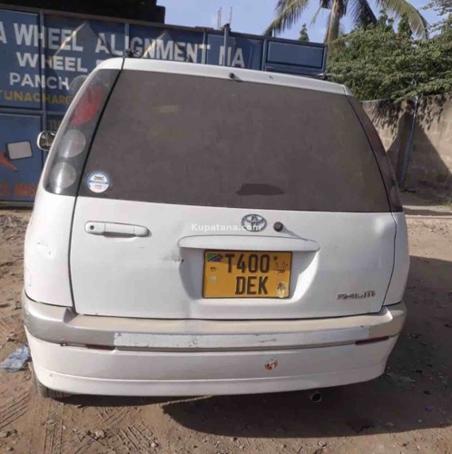 Toyota Raum Old Model (Dek)