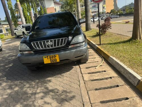 TOYOTA HARRIER