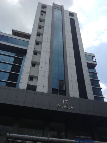160 square meter office space for rent at IT Plaza