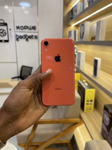 iPhone xr gb64