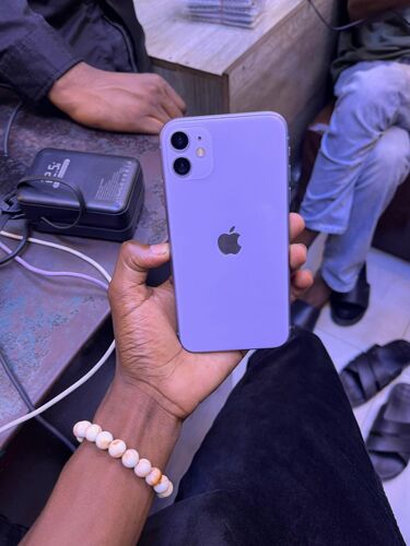 iPhone 11Plain Gb64 