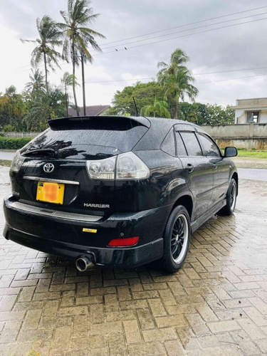 Toyota Harrier  number DUD