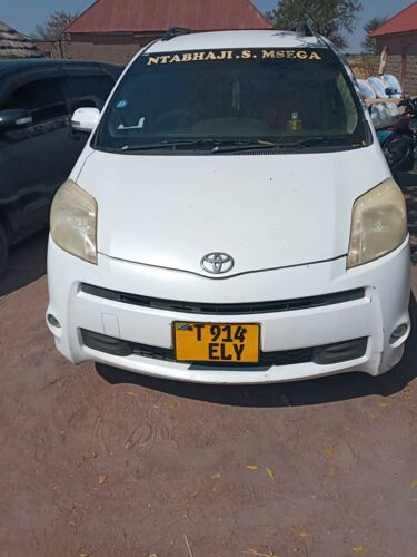 Toyota passo sette 