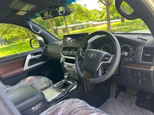 Landcruiser V8 ZX